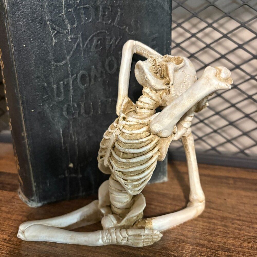 Yoga Skeletons Statue Halloween Yoga Bone Figurine